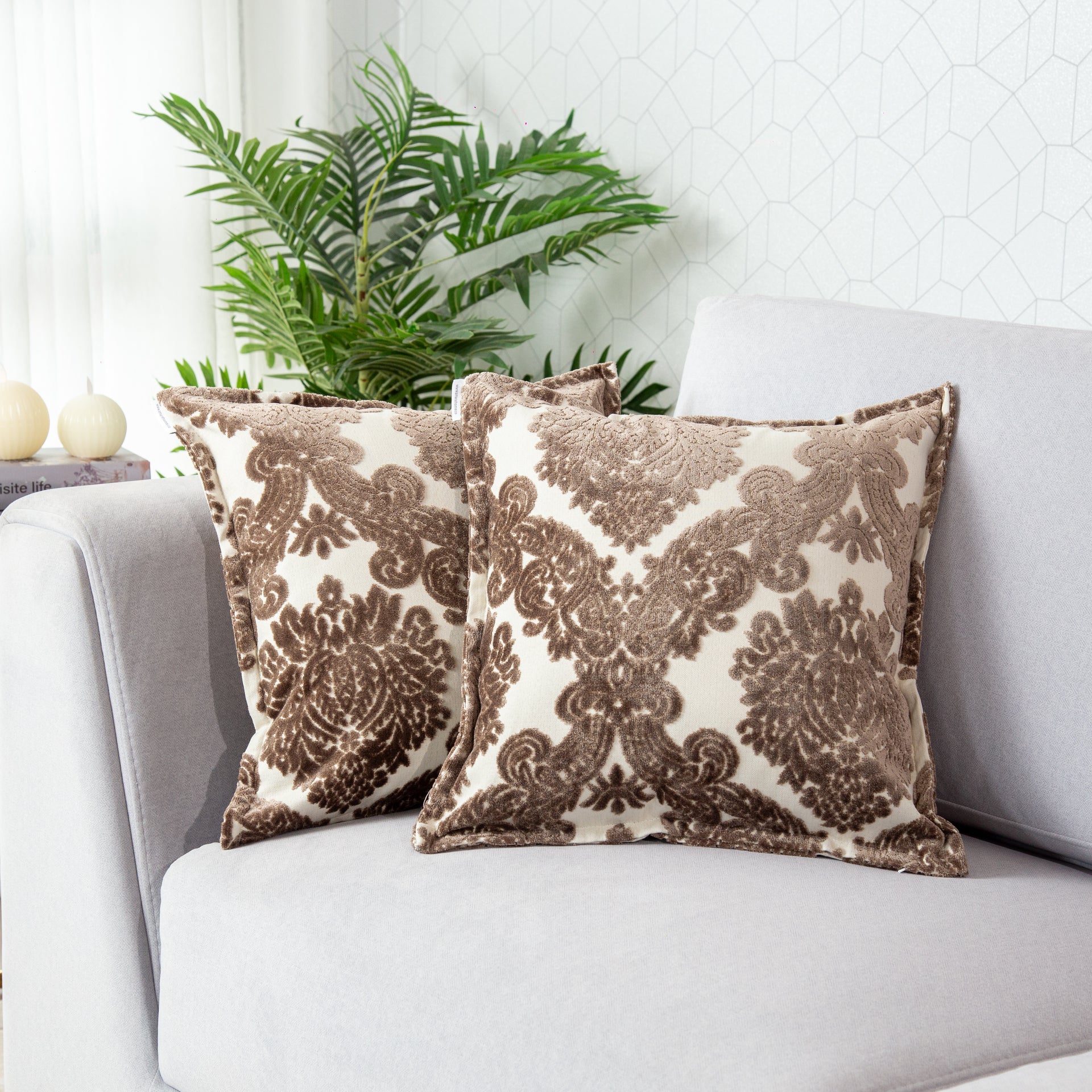 Cojín Taupe  45 cm x 45 cm - Colección Edén