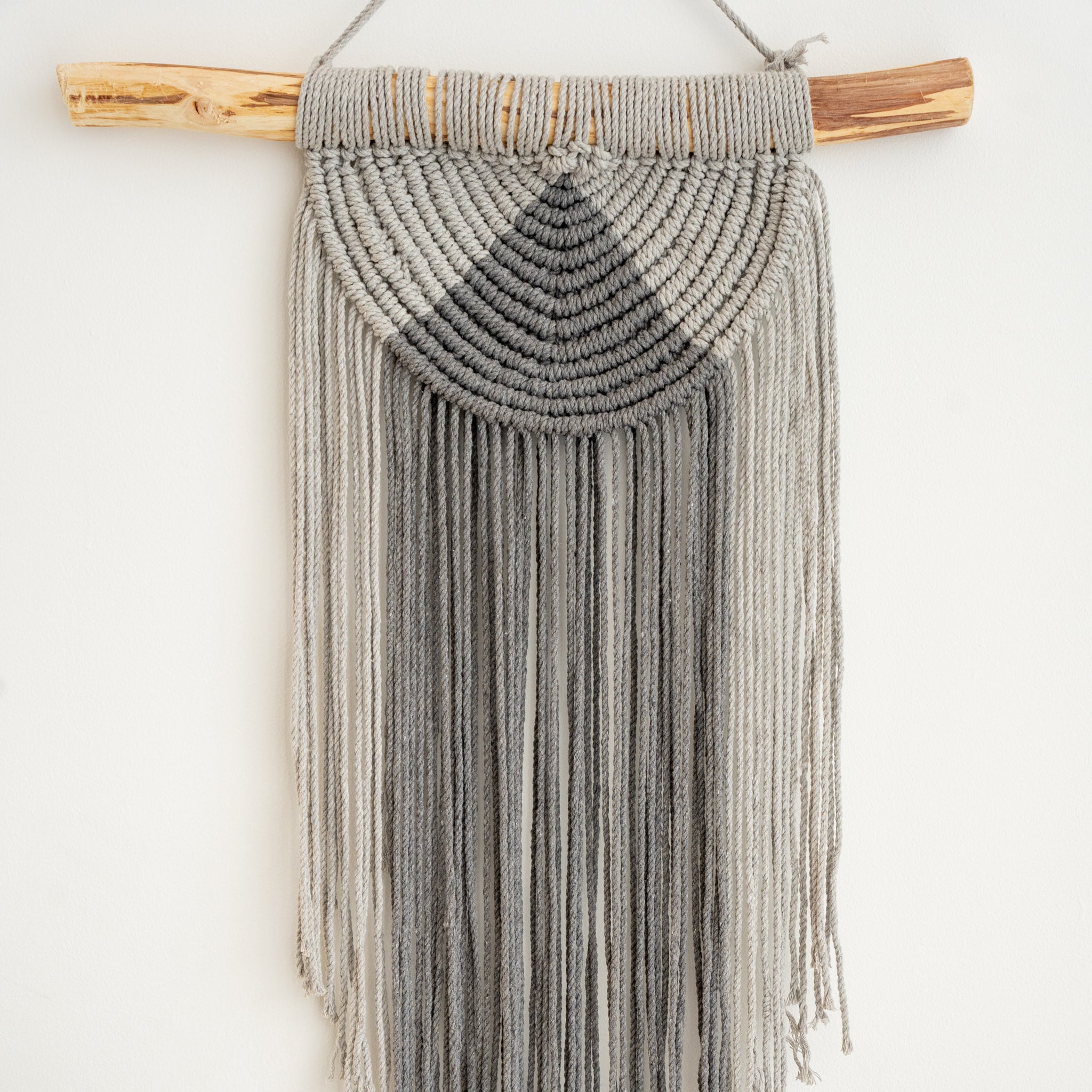 Tapiz en Macrame - Susurro Gris