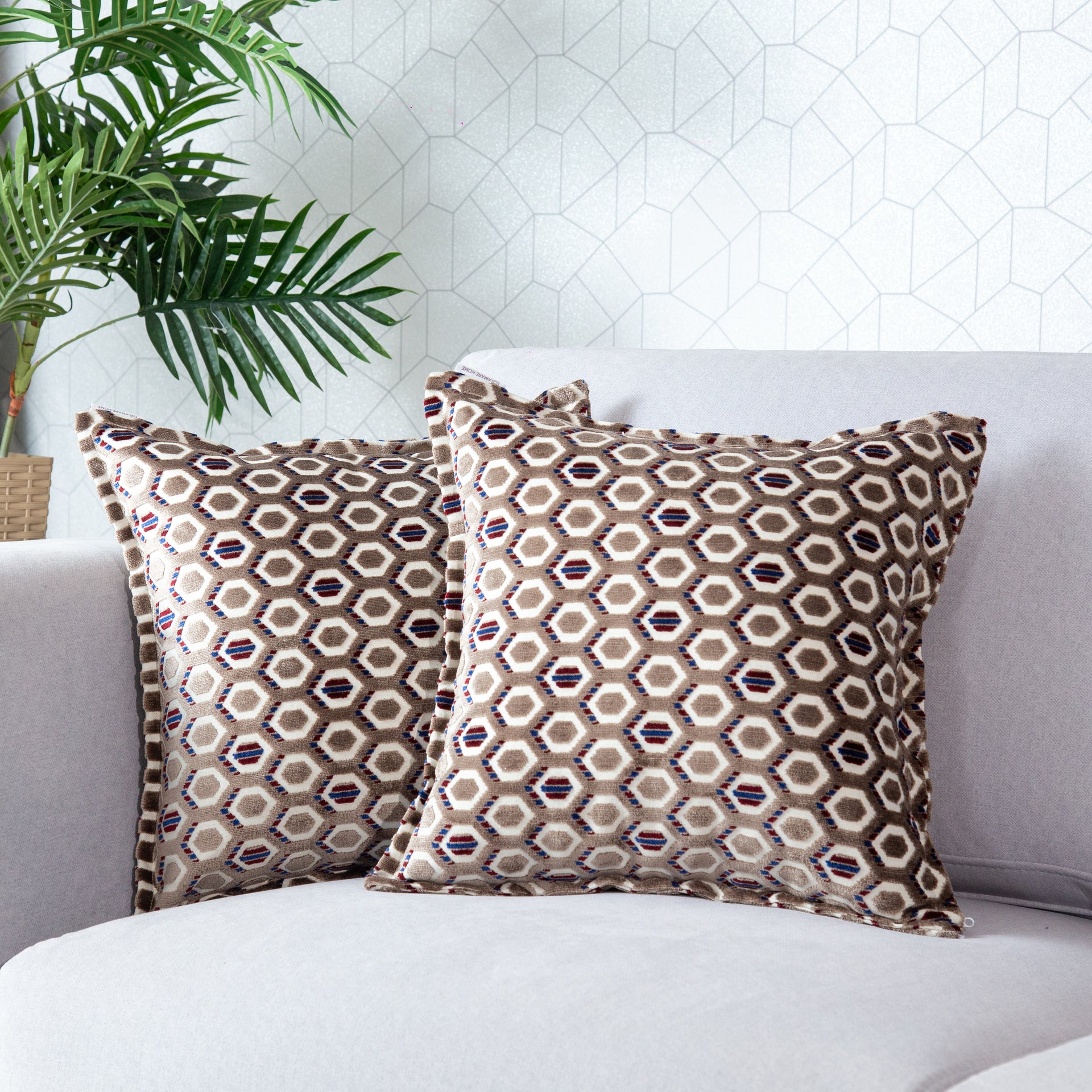 Cojín Hexa Taupe 45 cm x 45 cm - Colección Geometric Bliss